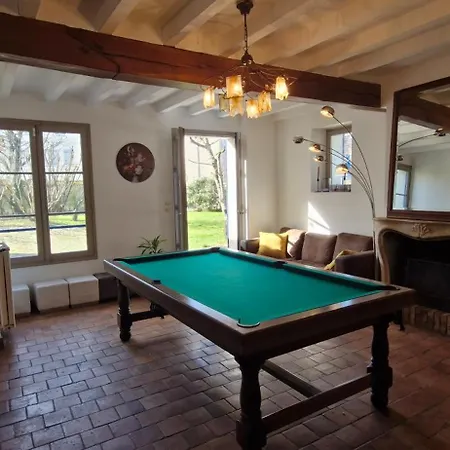Ancienne Ferme * Chessy (Seine-et-Marne)